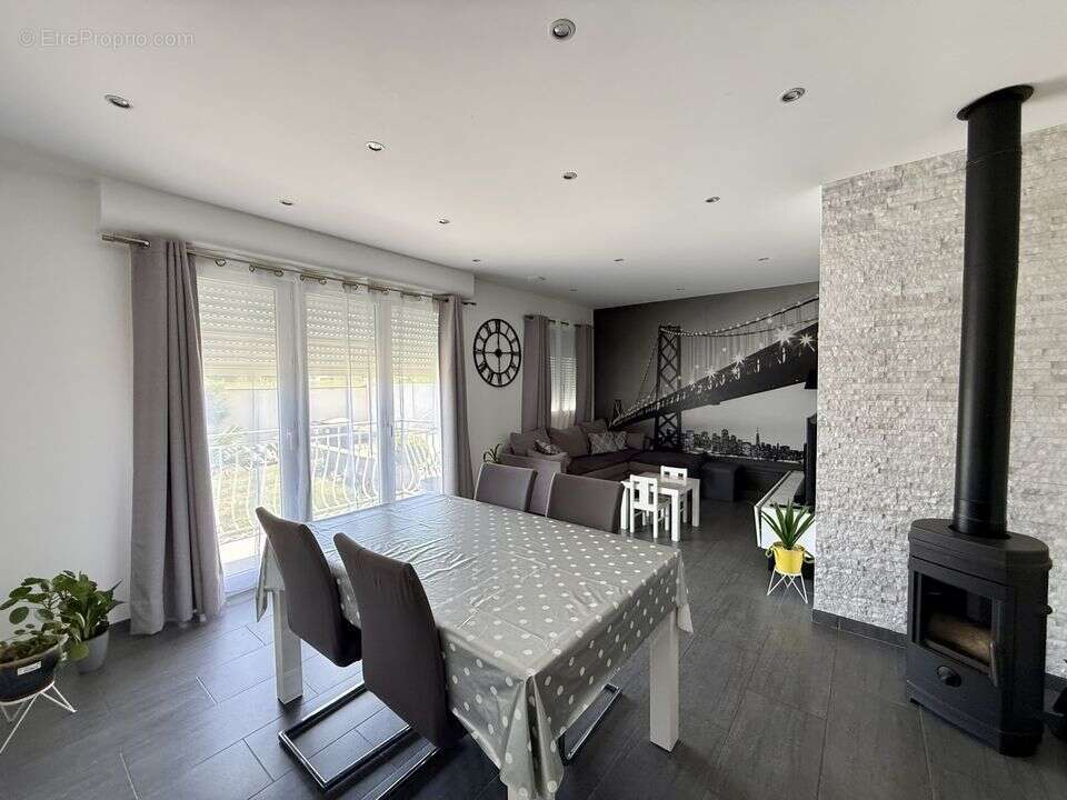 Maison à MONTEREAU-FAULT-YONNE