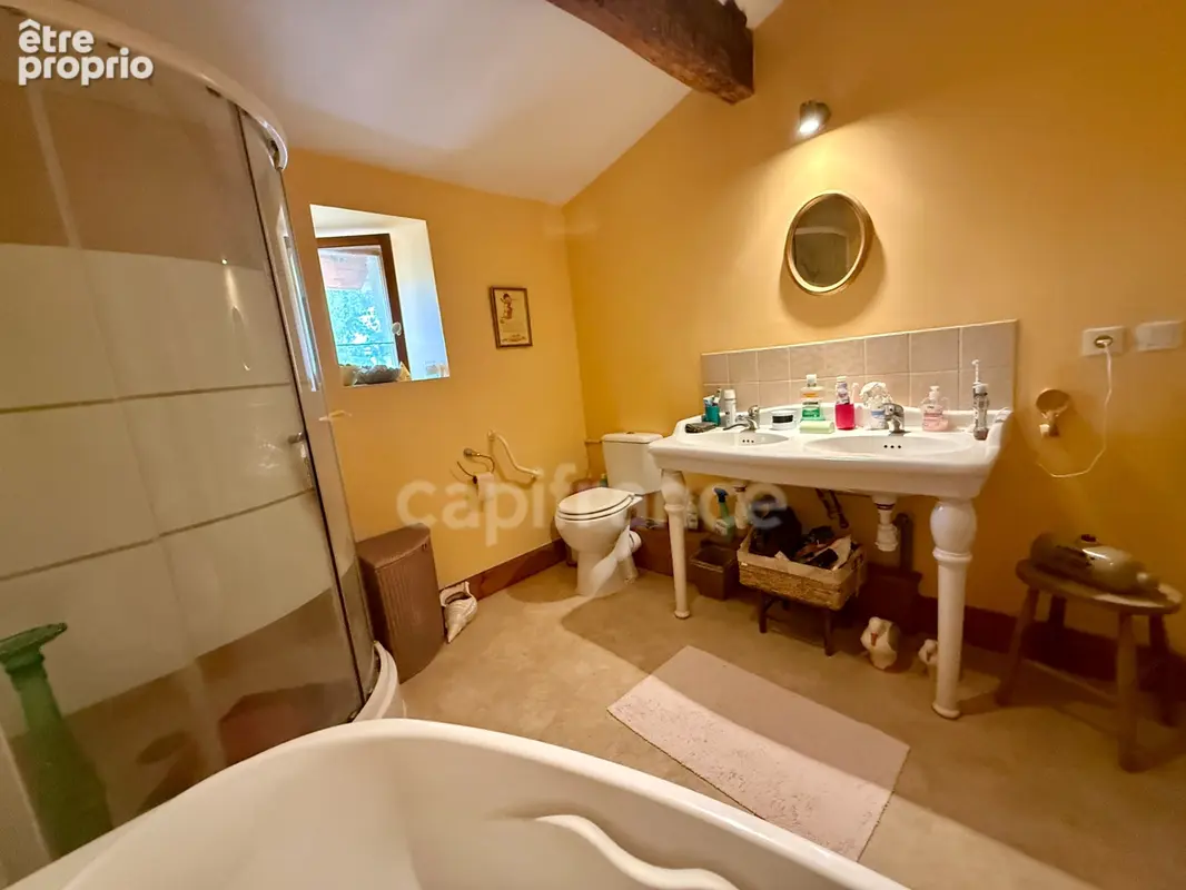 Maison de caractère avec piscine et nombreuses dépendances dans un environnement paisible - photo 10