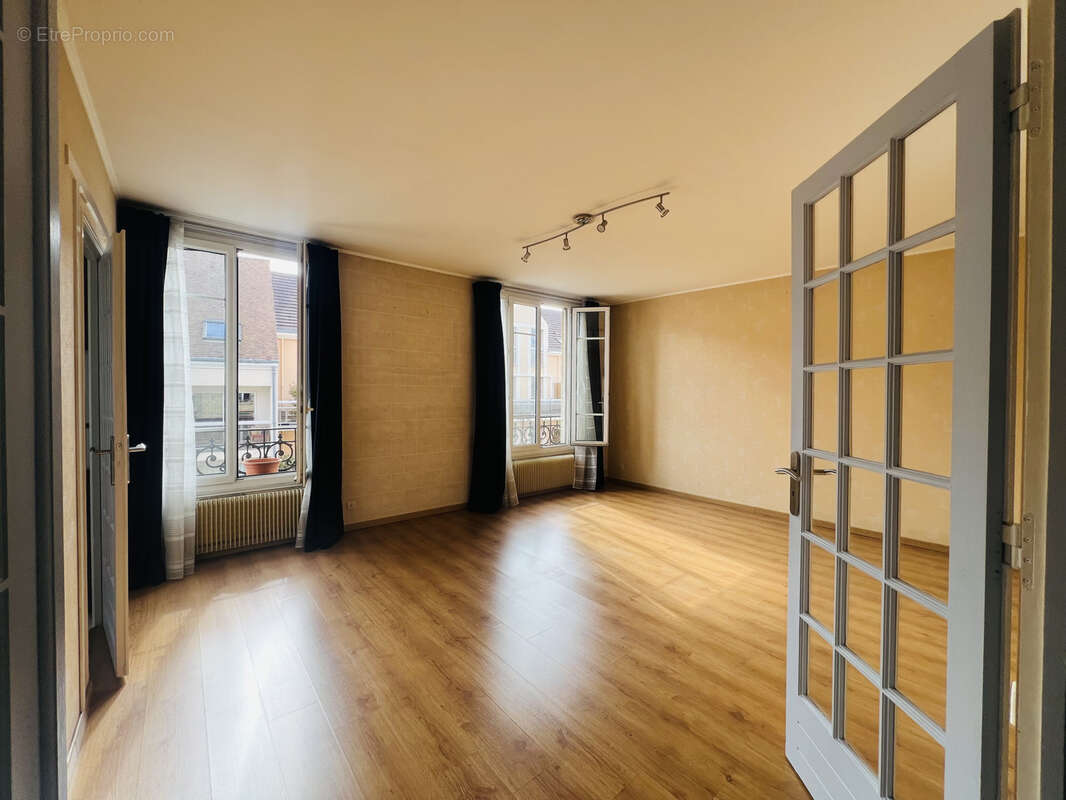 Appartement à SARTROUVILLE