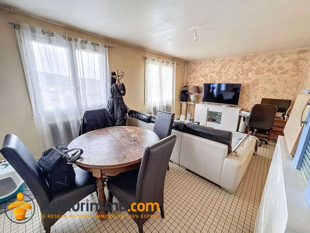 Maison à CHIGNY-LES-ROSES