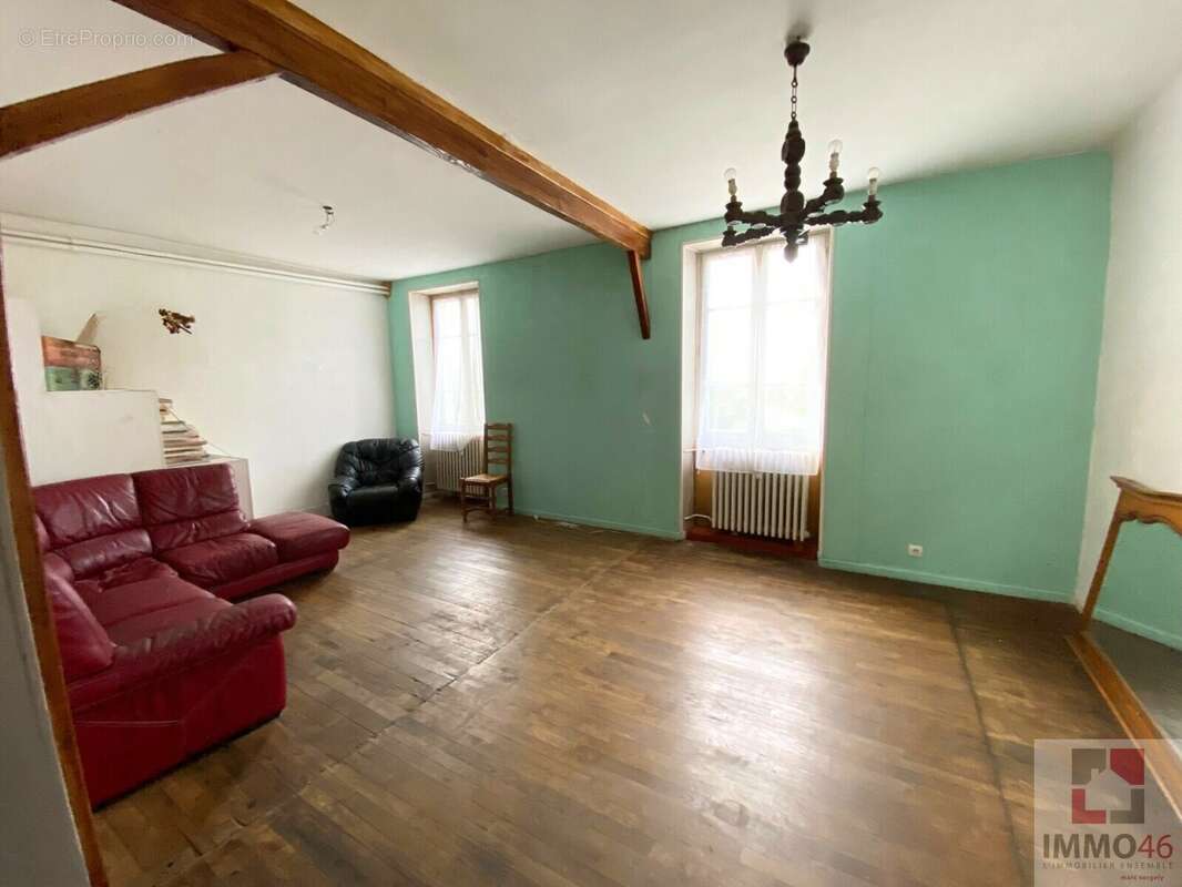 Maison à LACAPELLE-MARIVAL