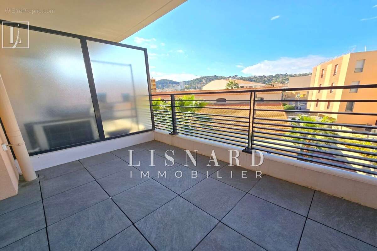 Appartement à VALLAURIS