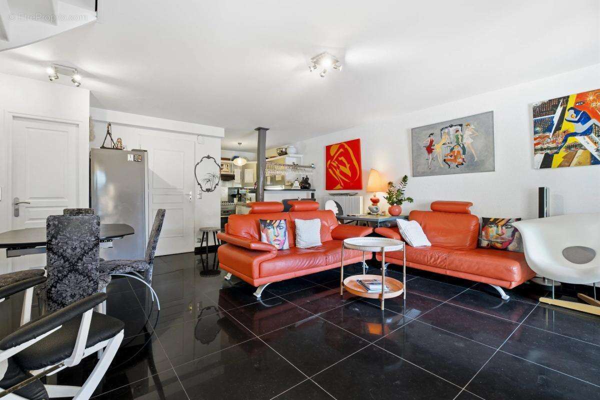 Appartement à VALBONNE