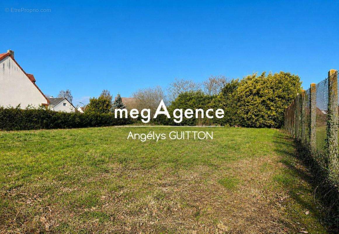 Chaufour-Notre-Dame – Terrain constructible de 563 m² - photo 2