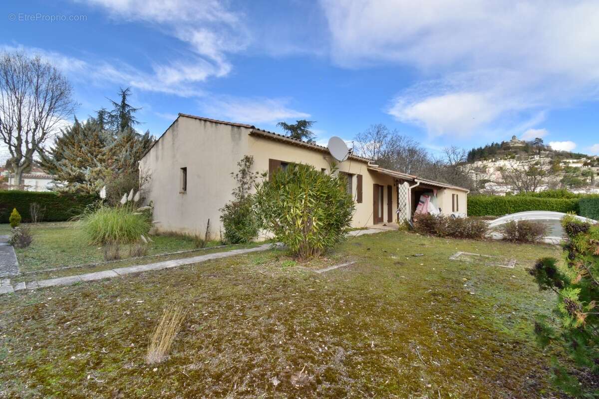 VILLA de plain-pied de 143 m² avec piscine sur 1 378 m² de terrain clos - photo 26