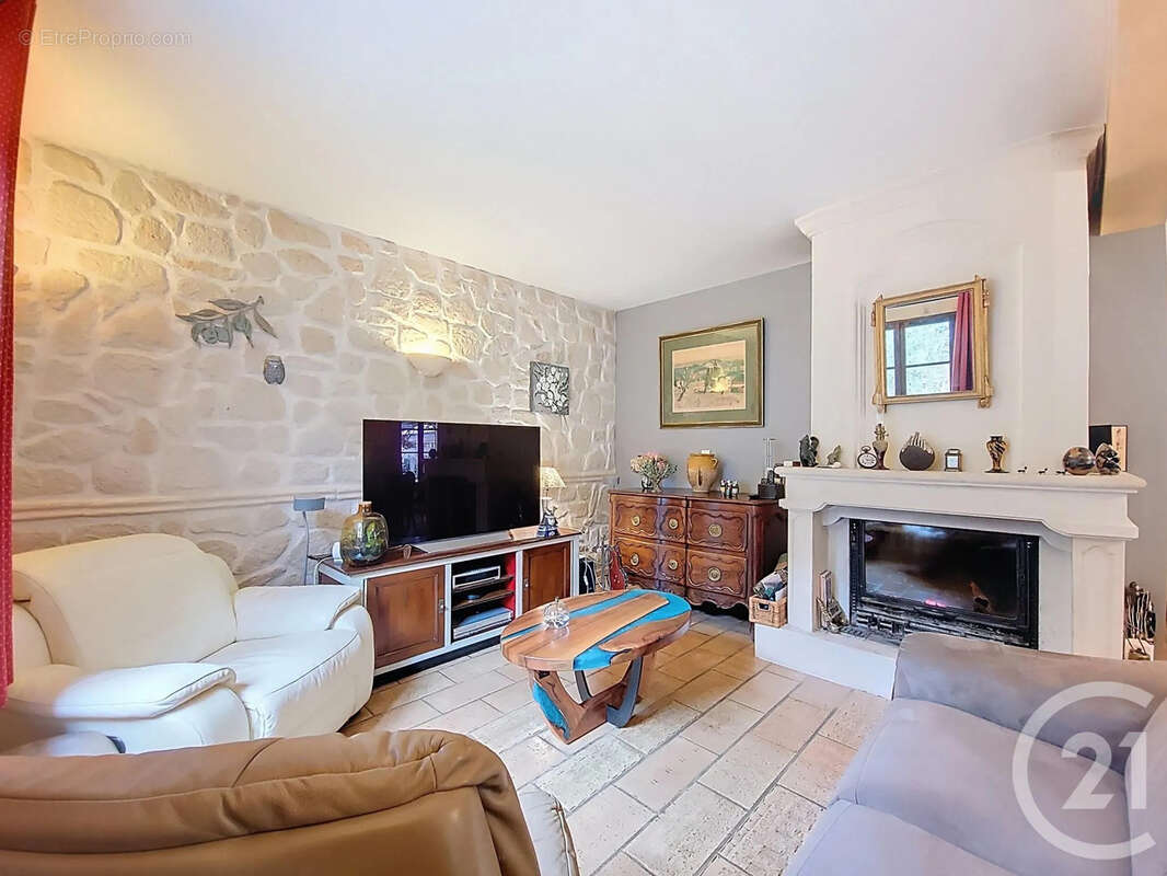Maison à SORGUES