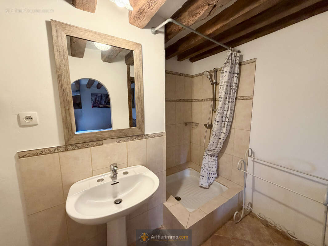Maison à CRECY-LA-CHAPELLE
