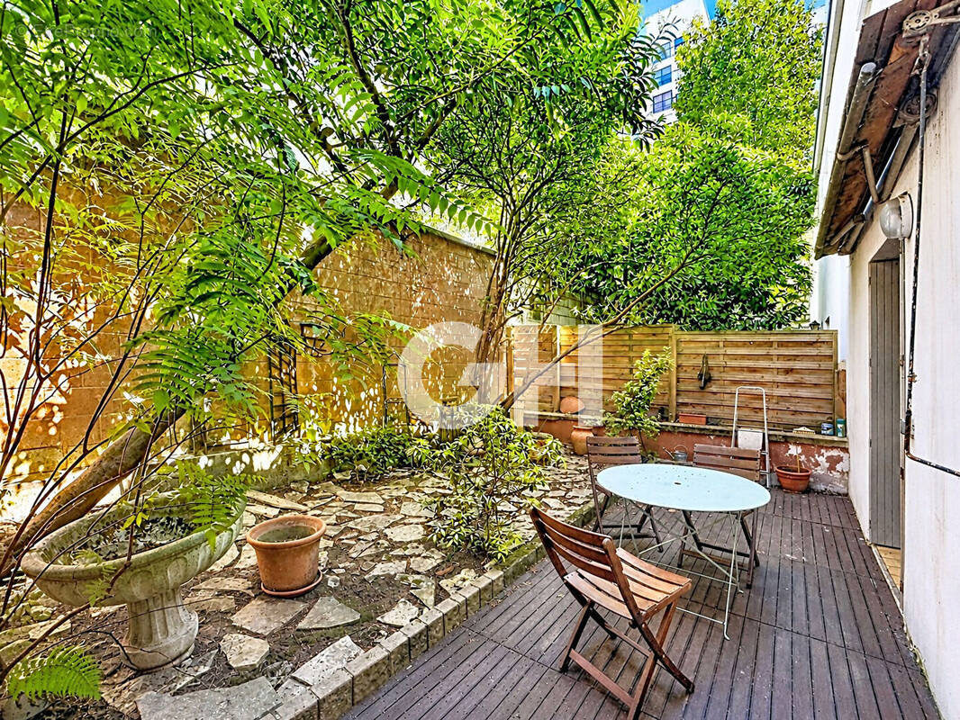 Appartement à PARIS-20E