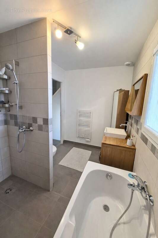 Maison à VINZIER