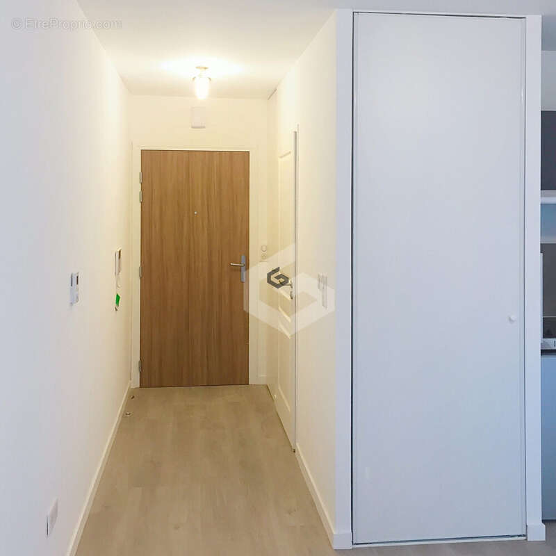 Appartement 23 m² à Reims  - photo 2