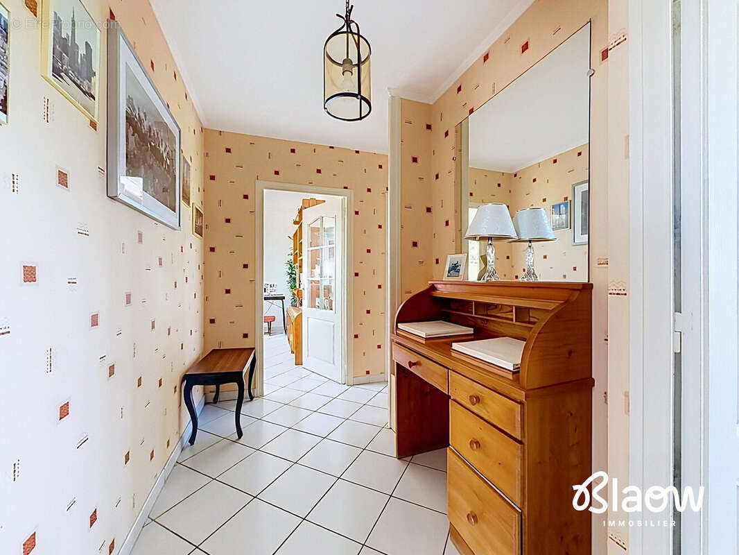 Maison 118 m² à Meyzieu  - photo 8