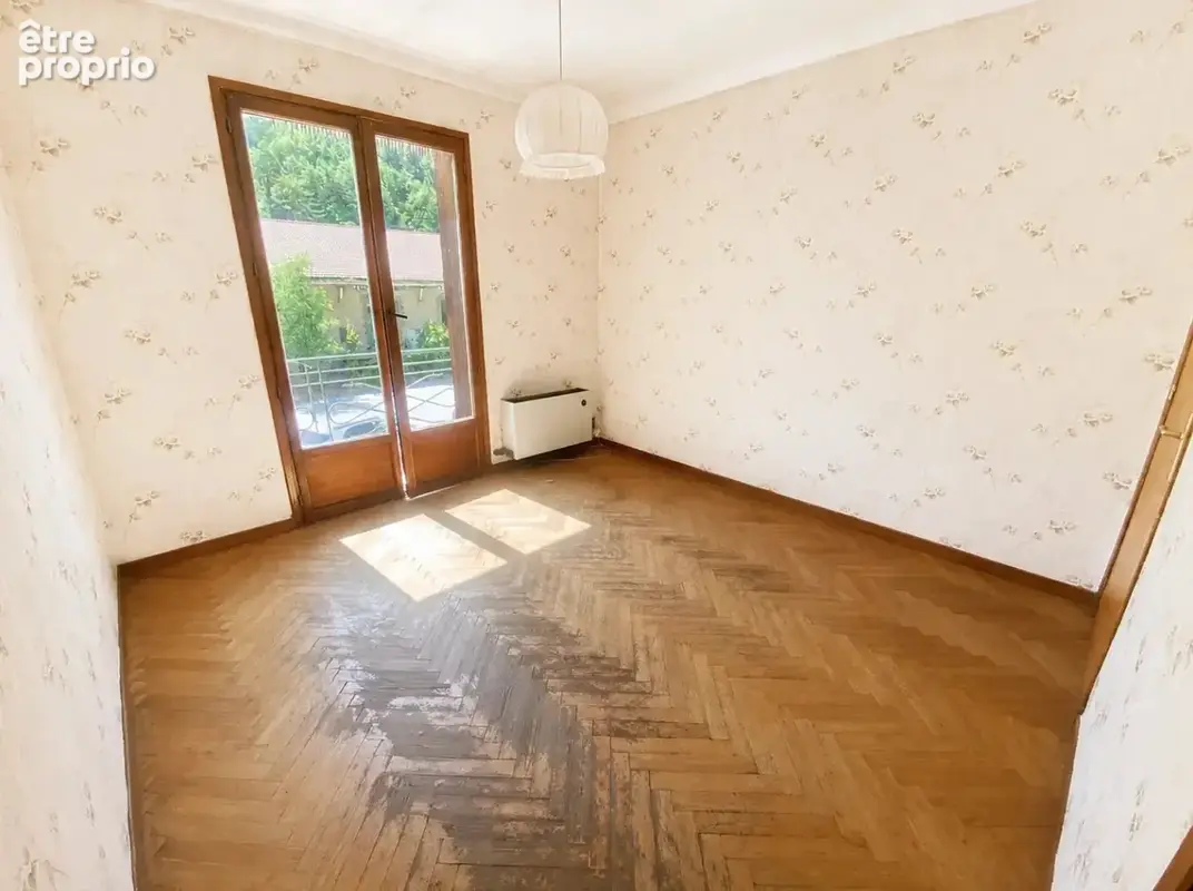 Appartement 5 pièces, loggia, balcon, grenier, cave , 1 place de parking, 1 grand garage - photo 8