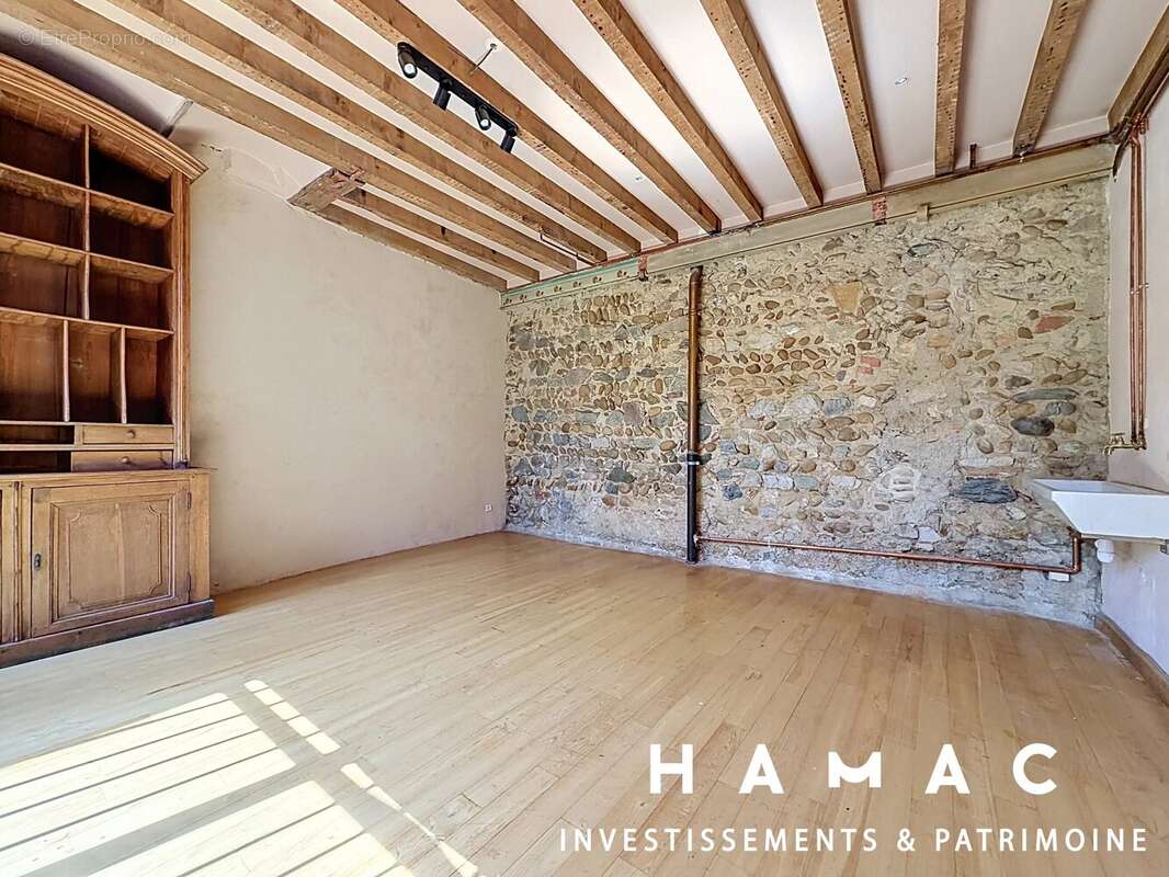 Maison de 260m2 - 1000m2 de terrain - Stationnement - photo 16