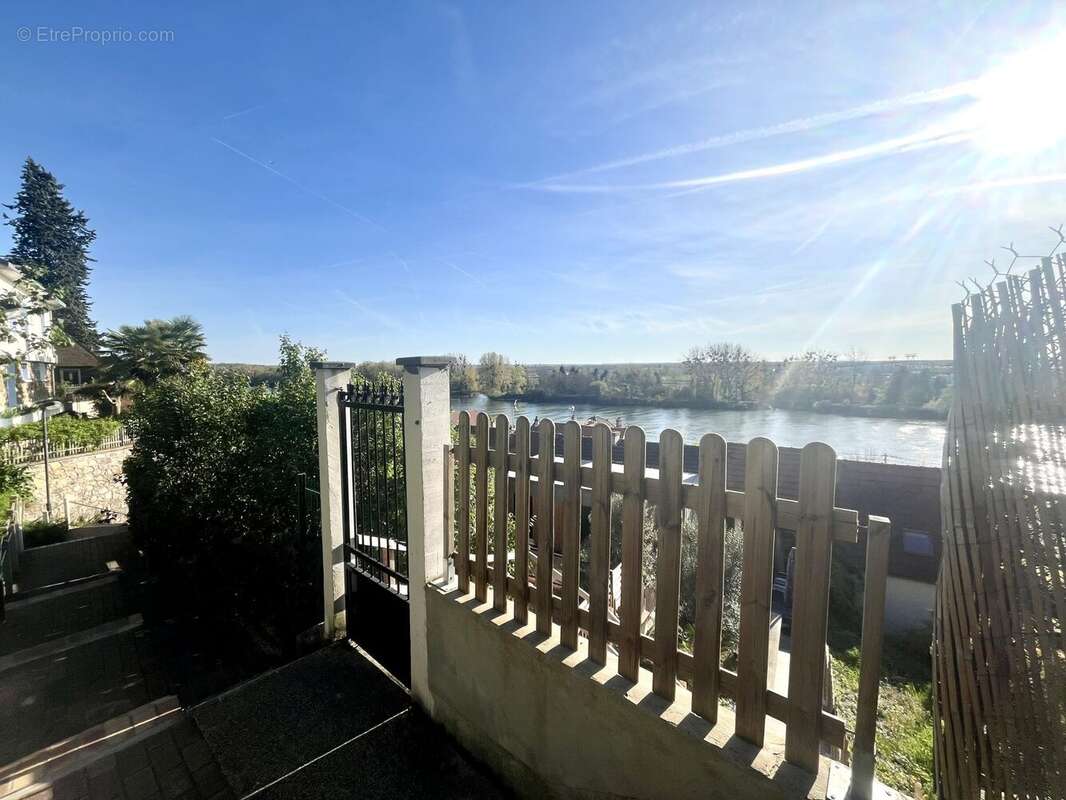 Maison à LA FRETTE-SUR-SEINE