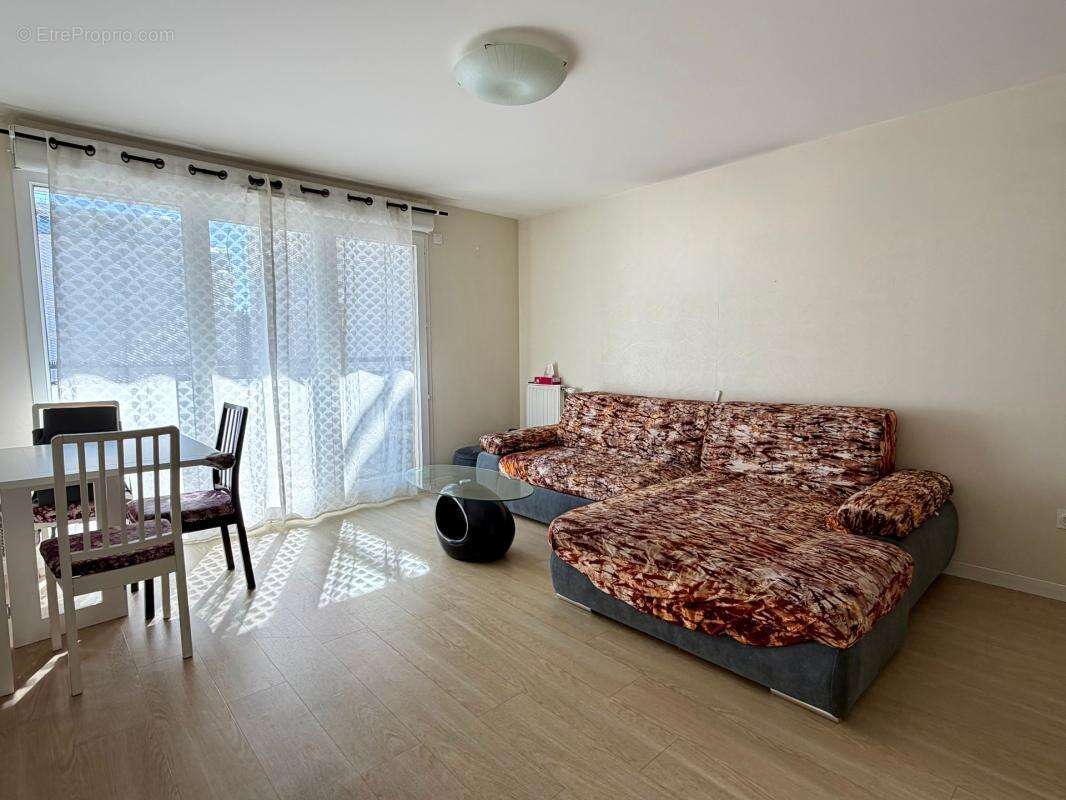 Magnifique 3 pièces traversant de 71 m² avec balcon, loggia et cave - photo 5