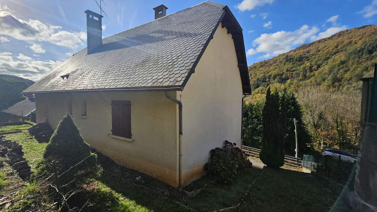 Maison à SAINT-GENIEZ-D&#039;OLT