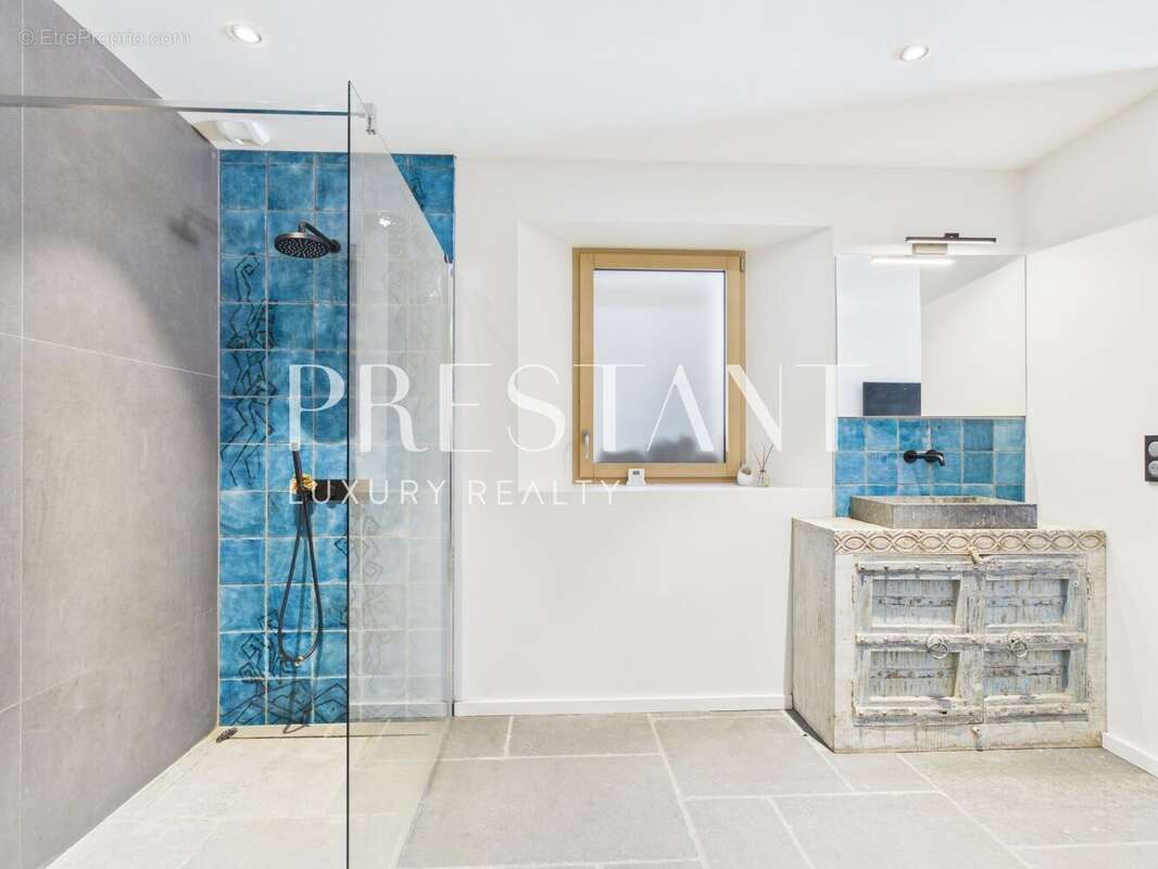 Maison à LARRESSORE