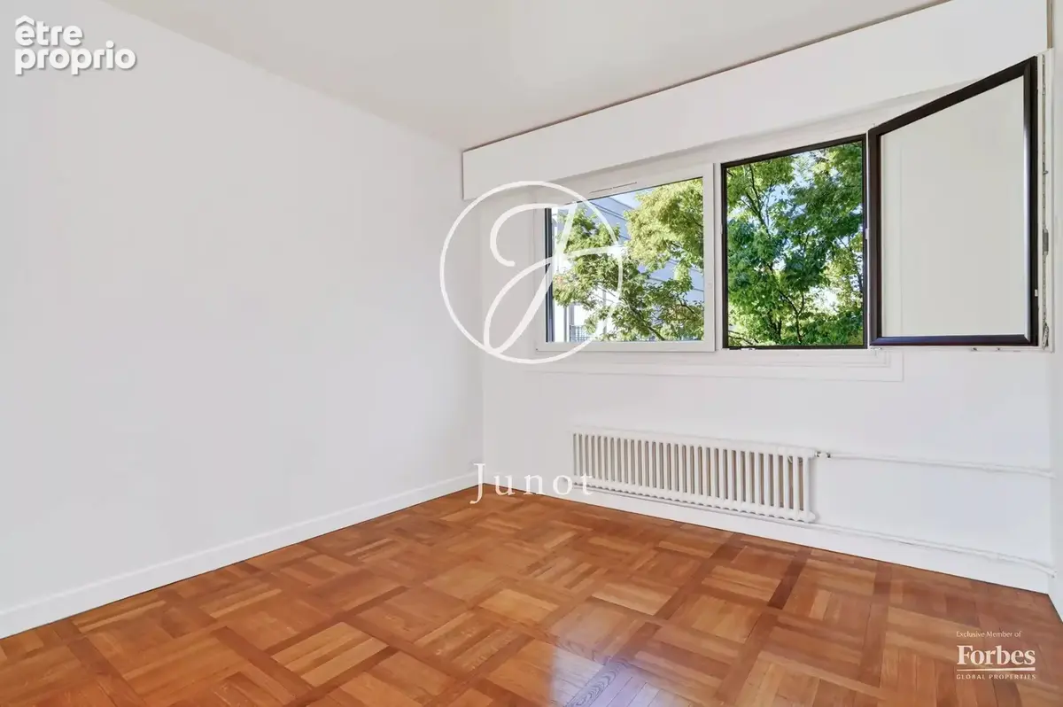 Garches - CENTRE-VILLE - Appartement de 4 chambres - photo 12