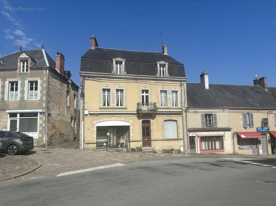 Maison à BOUSSAC