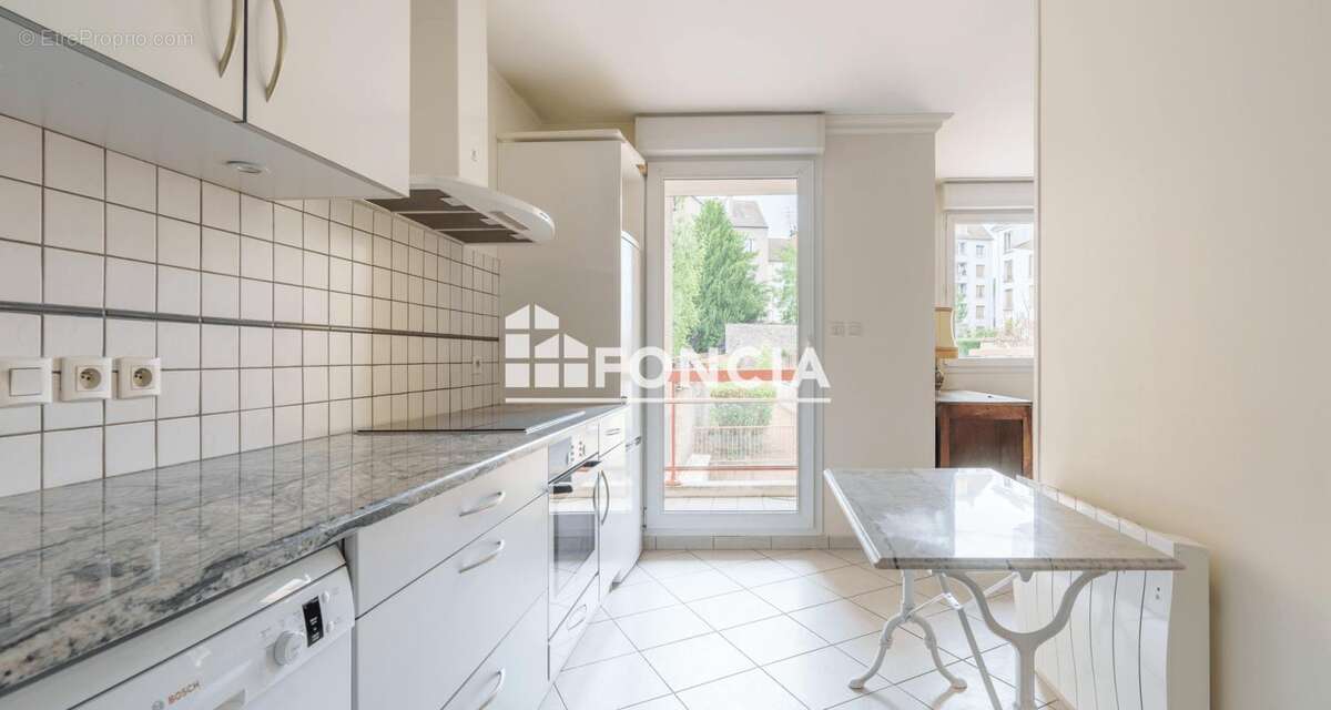 Quartier MONTCHAPET, proximité avenue Victor Hugo, élégant et spacieux T4bis avec Terrasse et Balcon - photo 5