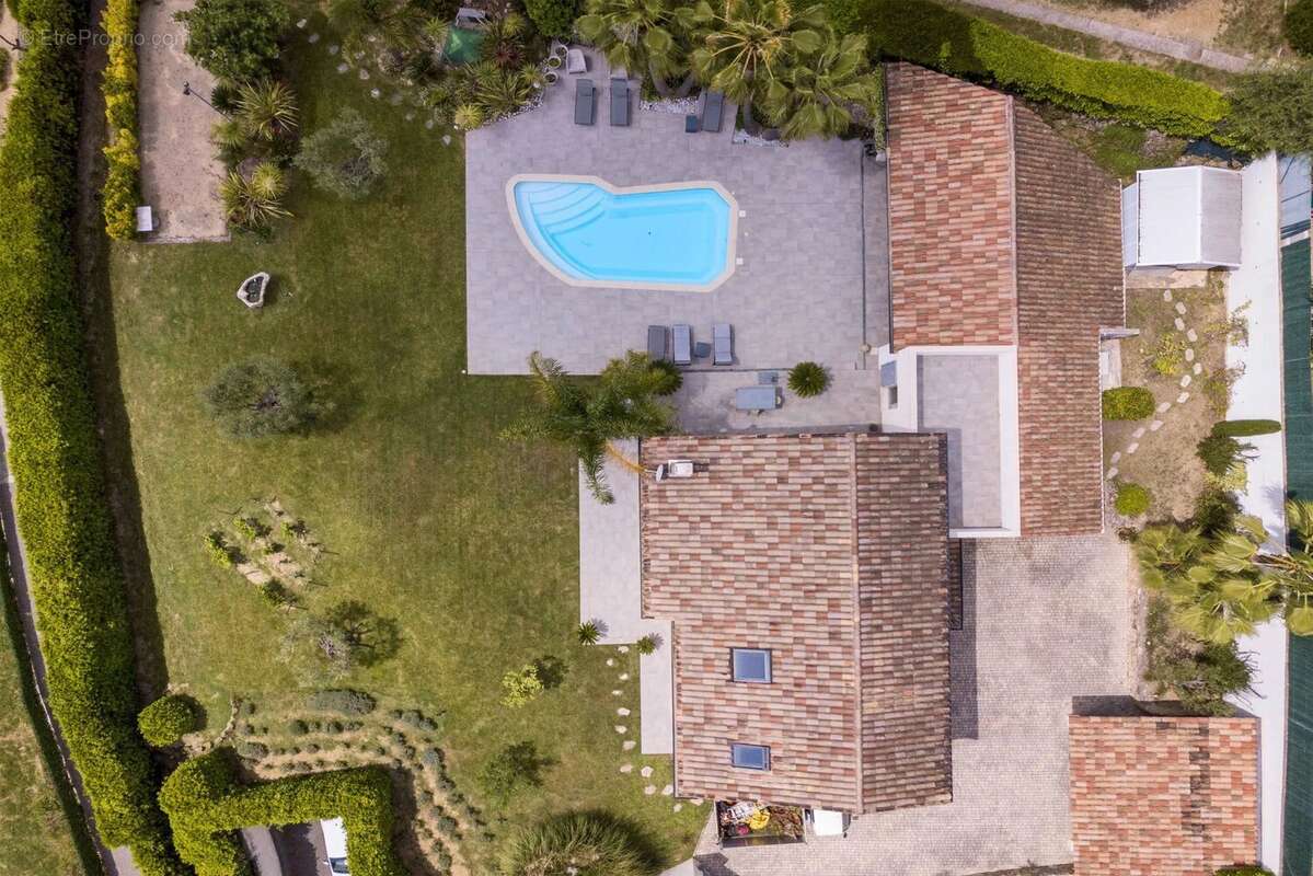 Maison à VALBONNE