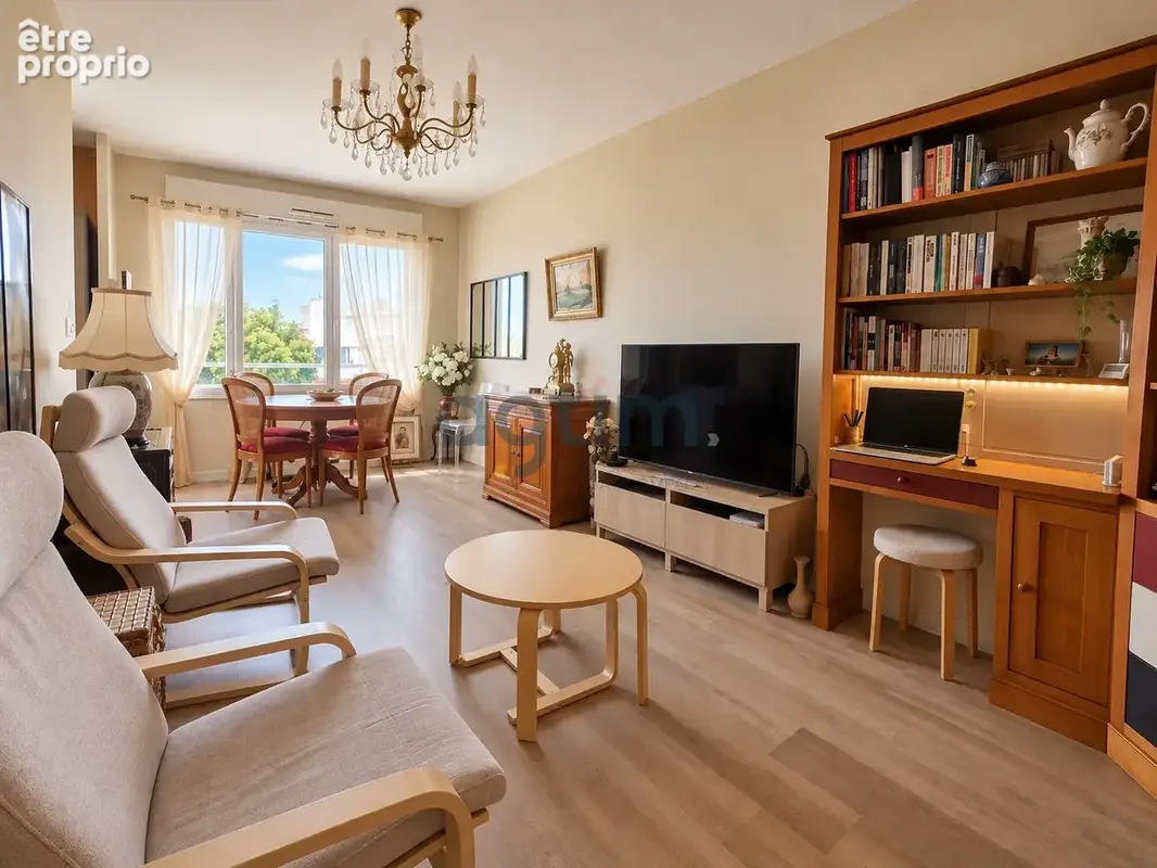 Appartement en superbe état, situé au 2ᵉ étage avec ascenseur d’une résidence calme et sécurisée, à proximité - photo 1