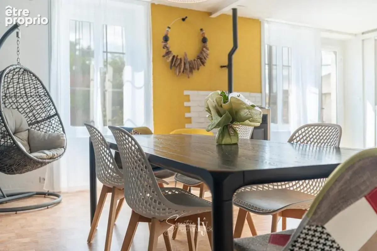 Maison 289 m² à Saint-Gence  - photo 3