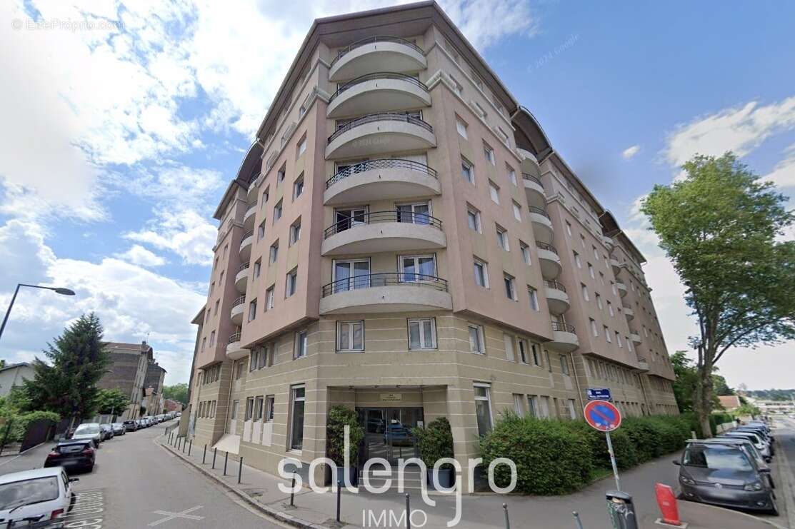 Parking à VILLEURBANNE