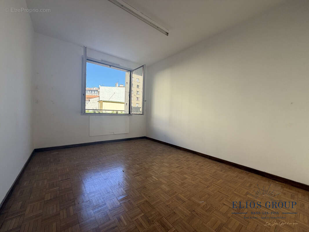 Appartement 63 m² à Marseille-3e  - photo 6