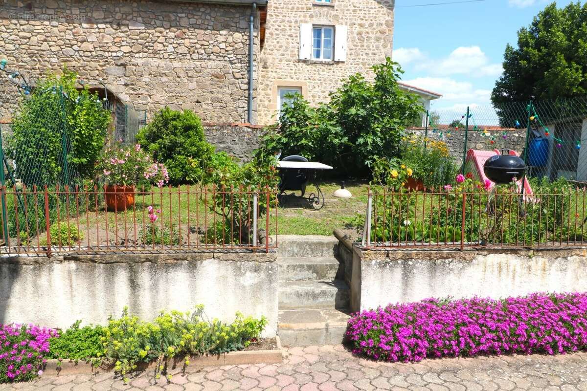 Appartement à SOUCIEU-EN-JARREST