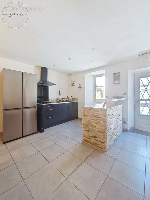 Maison à MURAT-SUR-VEBRE