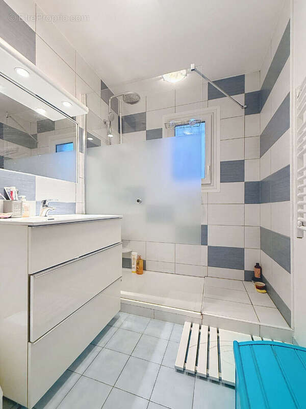 Maison à L'ISLE-D'ABEAU