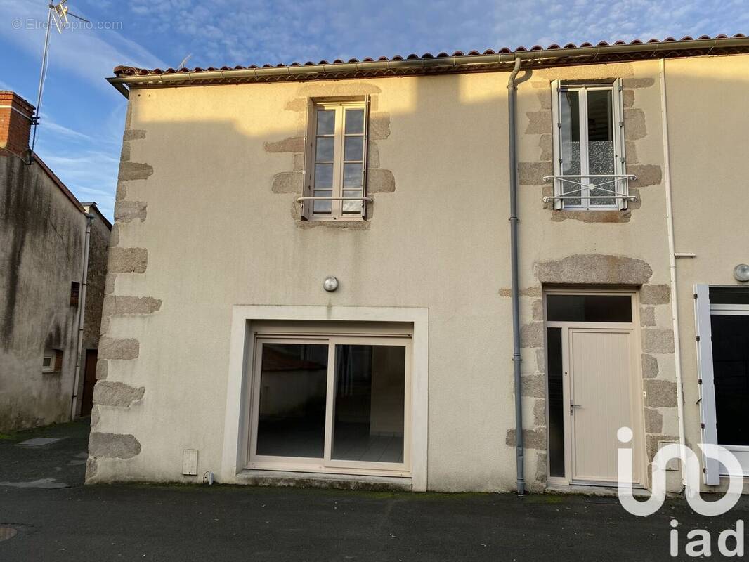 Photo 1 - Maison à ROCHETREJOUX