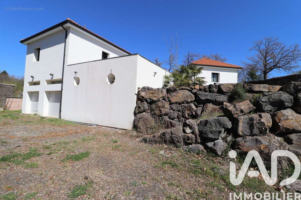 Photo 3 - Maison à SAINT-SATURNIN
