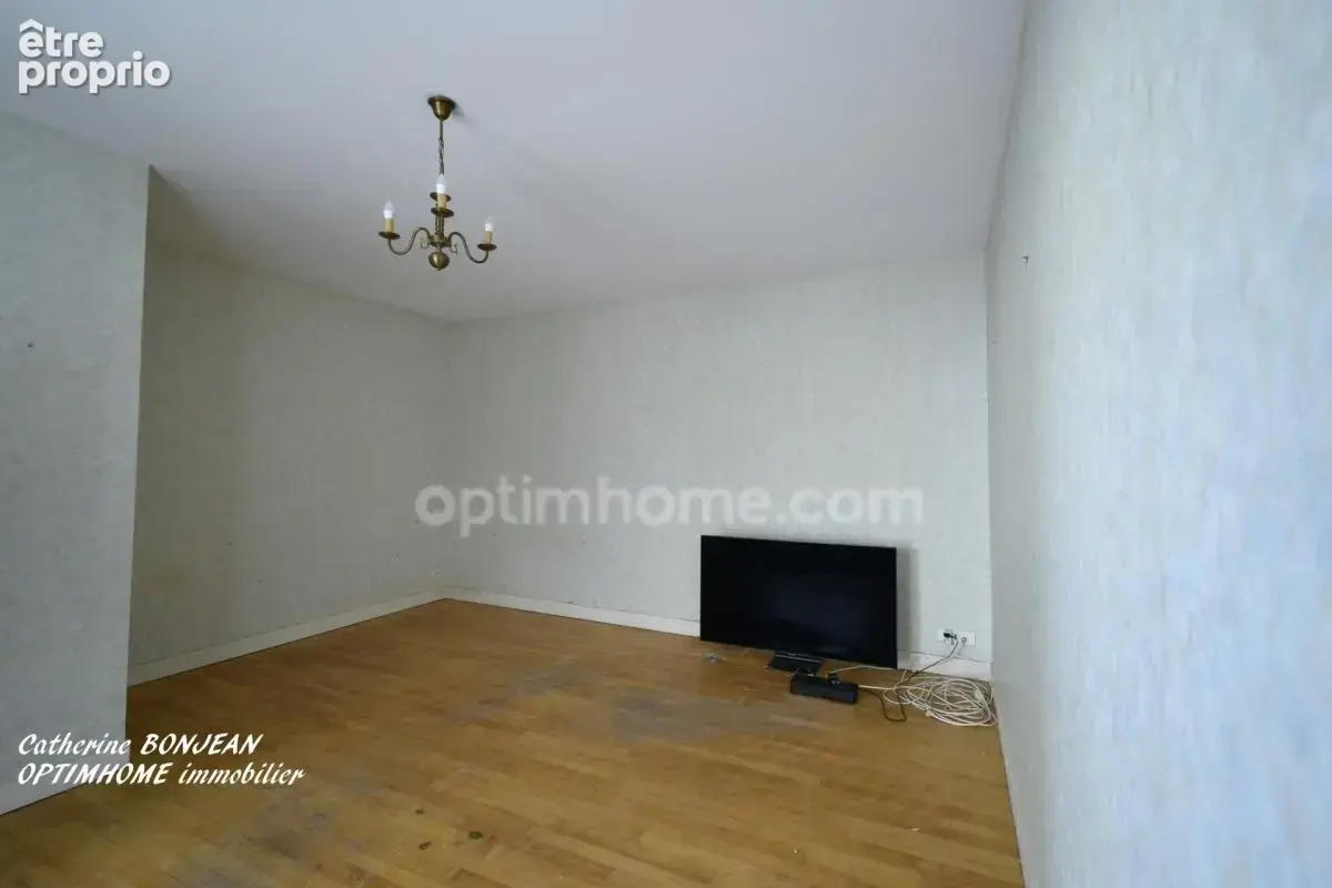 Petite maison mitoyenne de Plain-pied fonctionnelle 2 chambres avec potentiel - Emplacement privilégié à Blanquefort - photo 4