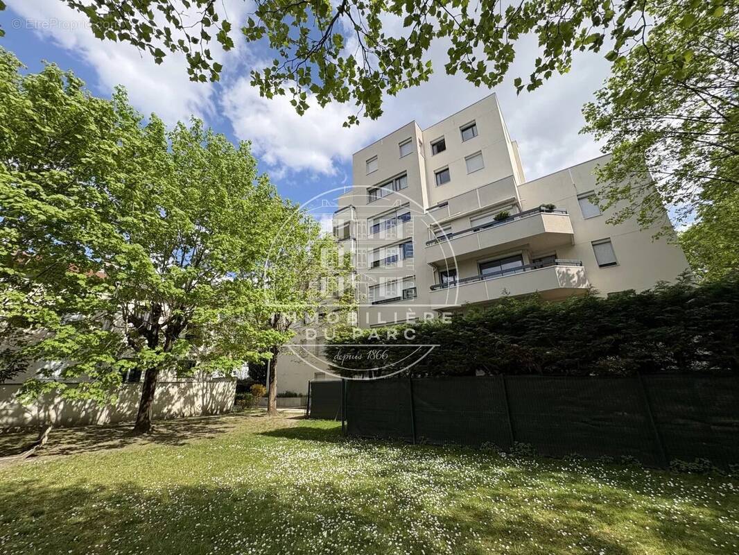 Appartement à NANTERRE