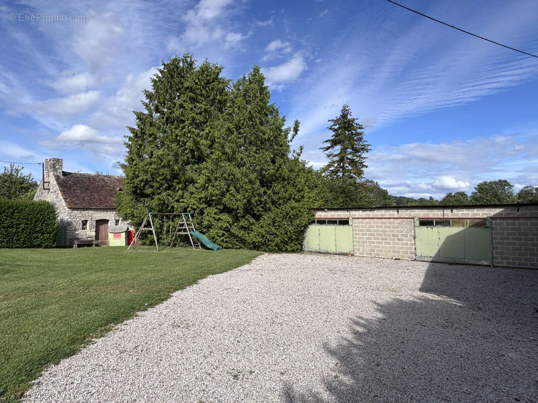 Maison à MONTREUIL-LA-CAMBE