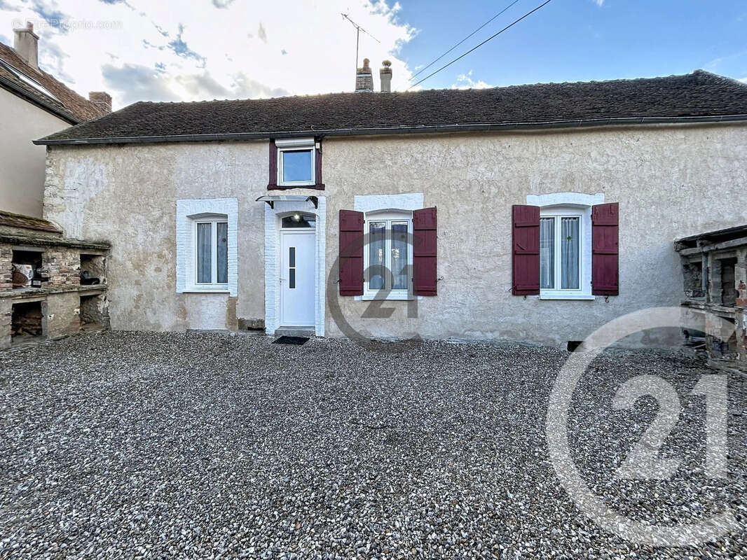 Maison à NOISY-RUDIGNON