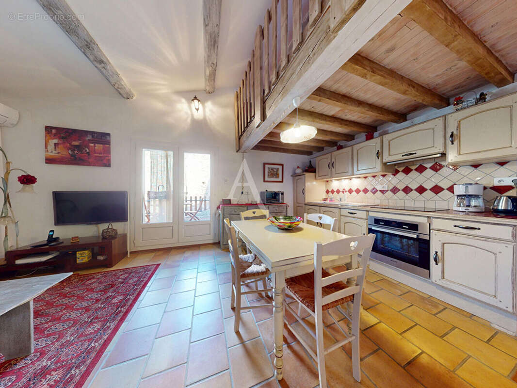 Lagrasse: Coquette maison en pierre avec terrasse - photo 2