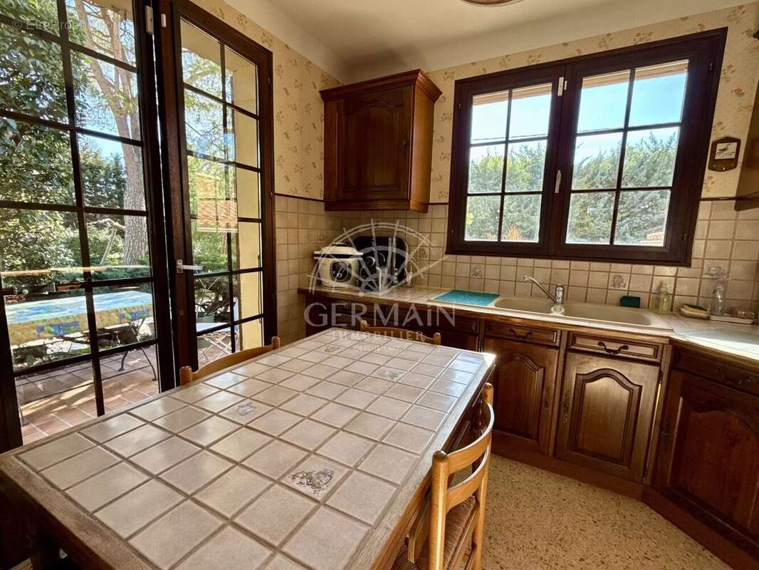 Maison à L'ISLE-SUR-LA-SORGUE