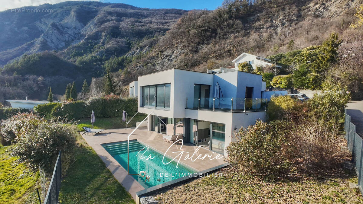 Maison à LA TRONCHE