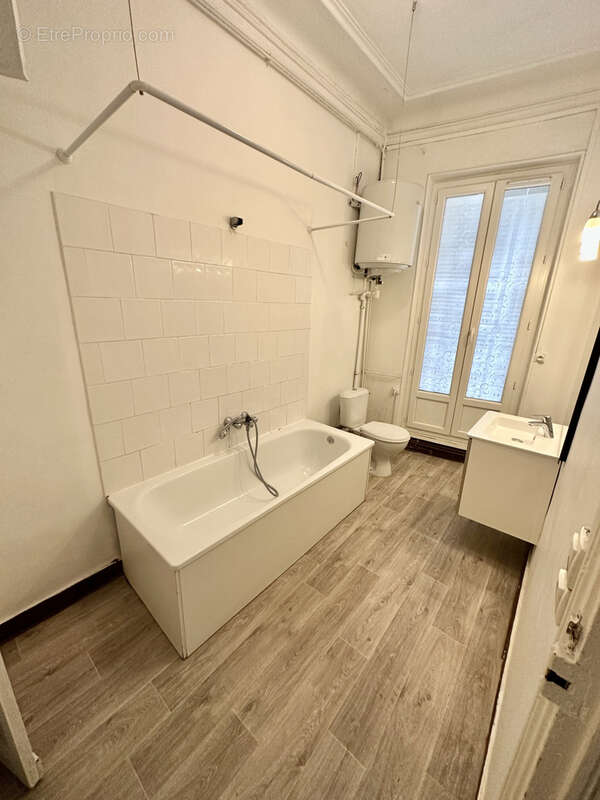 Appartement à MARSEILLE-6E