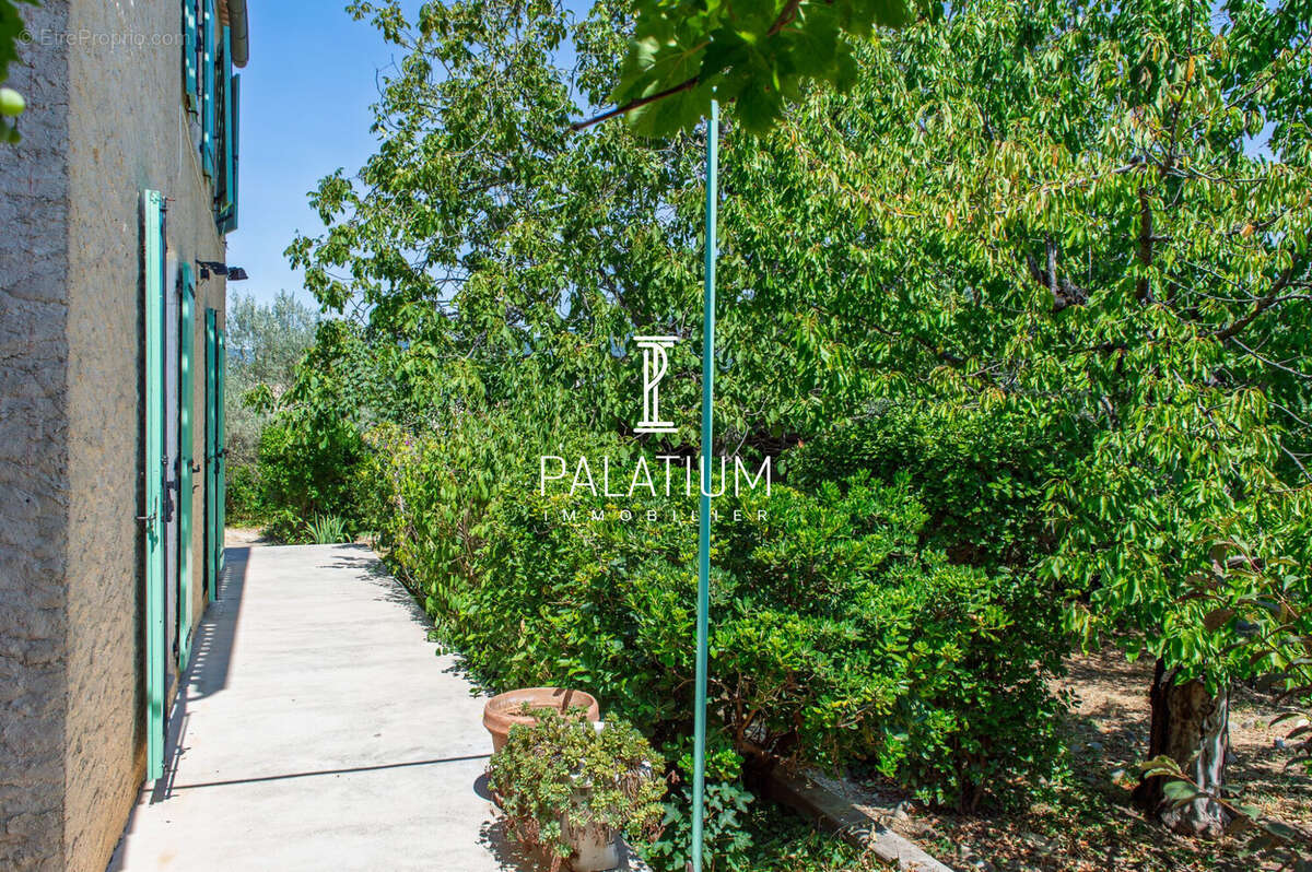 Maison 110 m² à Chateau-Arnoux-Saint-Auban  - photo 8