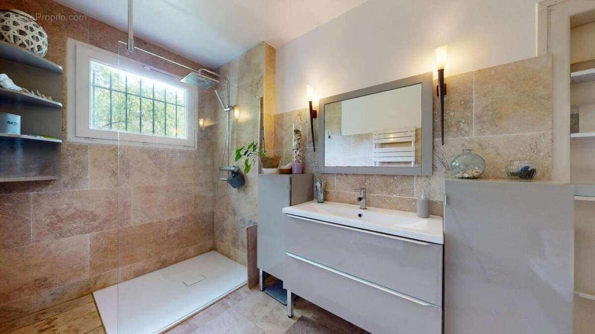 Photo 6 - Maison à FRONSAC