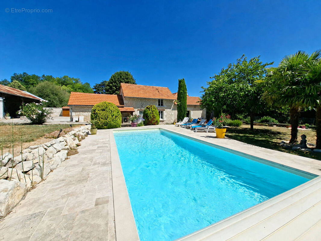 Maison à ANTOGNY-LE-TILLAC