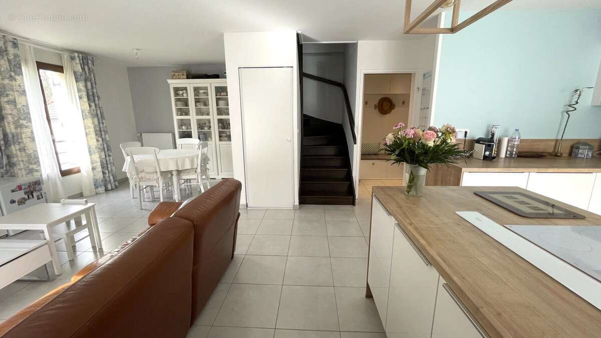 Appartement à MAFFLIERS
