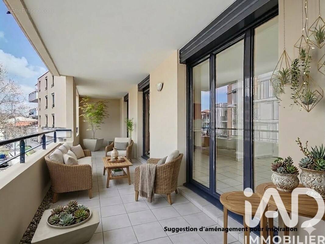 Photo 1 - Appartement à SATHONAY-CAMP