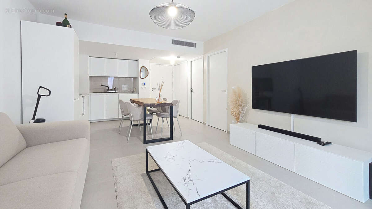 Appartement à VILLENEUVE-LOUBET