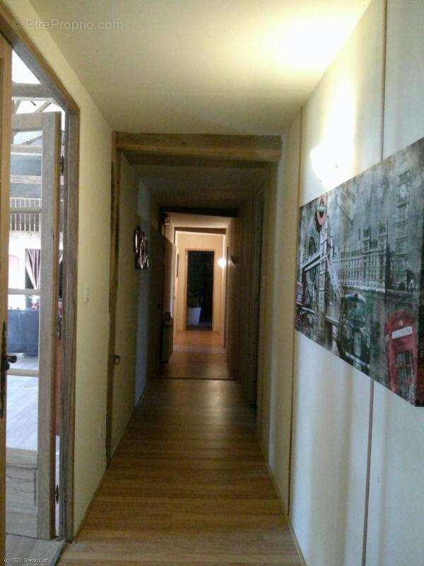 Grange Rénovée : Comprenant 4 Chambres et Terrain de 4382m² - photo 18