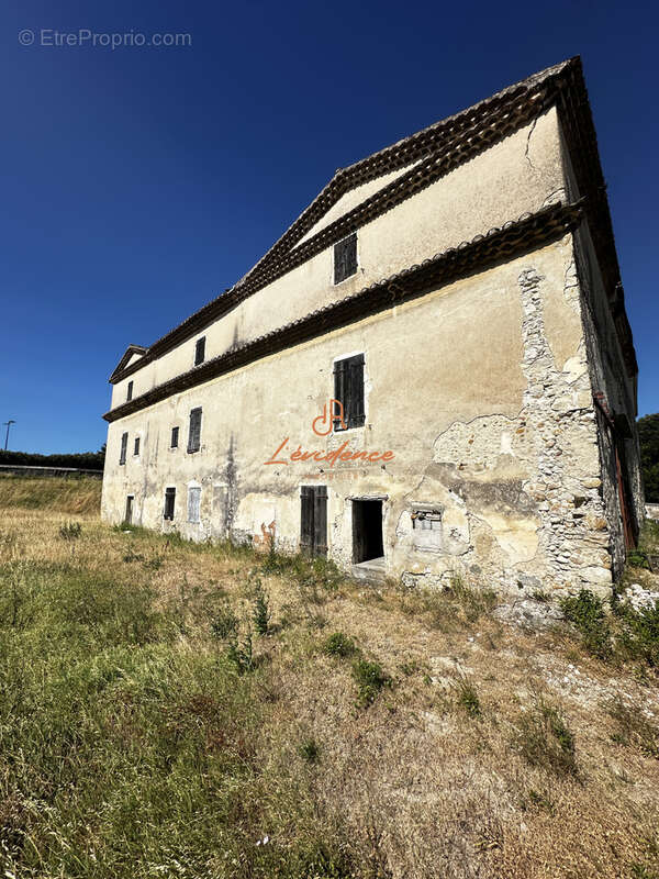 Opportunité d'investissement   Ensemble immobilier à fort potentiel - MONTELIMAR - photo 2